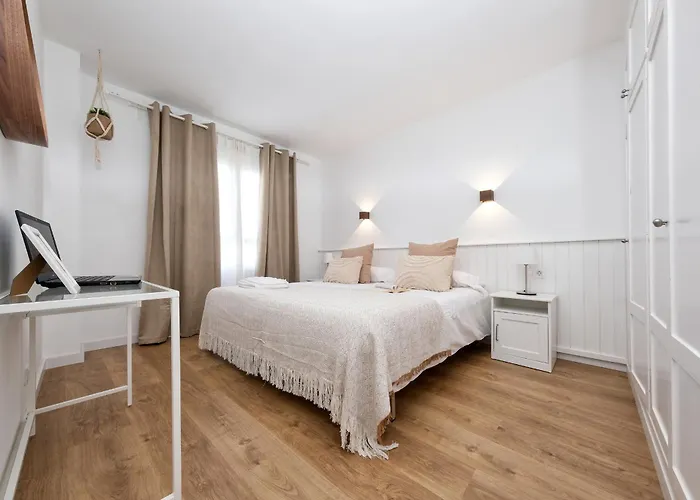 Sunlit Paradise House Apartment